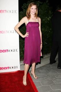 Danielle Panabaker feet photo thumbnail