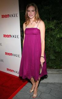 Danielle Panabaker feet photo thumbnail