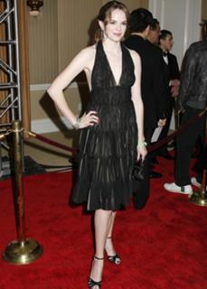 Danielle Panabaker feet photo thumbnail