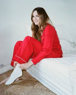 Danielle Panabaker feet photo thumbnail