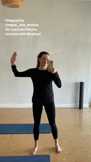 Danielle Panabaker feet photo thumbnail