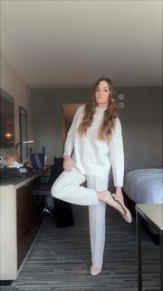 Danielle Panabaker feet photo thumbnail