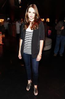 Danielle Panabaker feet photo thumbnail
