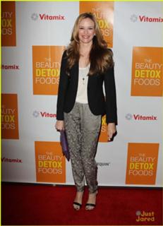 Danielle Panabaker feet photo thumbnail