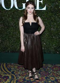 Danielle Rose Russell feet photo thumbnail