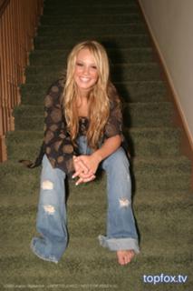 Danielle Savre feet photo thumbnail