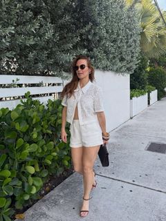 Danielle Savre feet photo 1