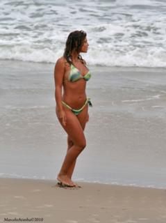 Danielle Souza feet photo 3