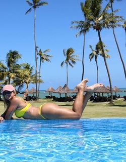 Danielle Souza feet photo 16