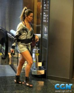 Danielle Winits feet photo 13