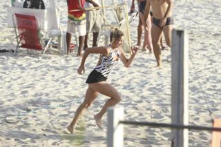Danielle Winits feet photo 11