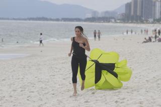 Danielle Winits feet photo 7