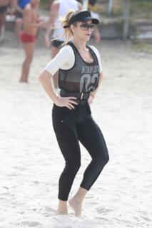 Danielle Winits feet photo 7