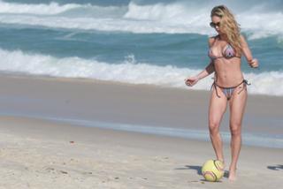 Danielle Winits feet photo 1