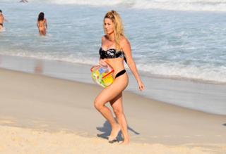 Danielle Winits feet photo 3