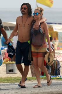 Danielle Winits feet photo 17