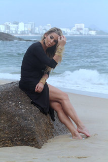 Danielle Winits feet photo 17