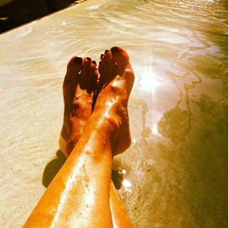 Danielle Winits feet photo 13