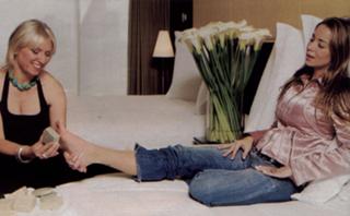 Danielle Winits feet photo 9