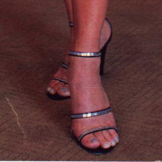 Danielle Winits feet photo 6