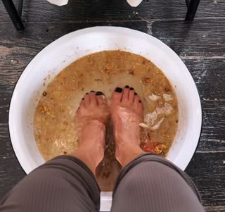 Danielle Winits feet photo 6