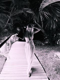 Danielle Winits feet photo 19