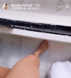 Danik Michell feet photo 13