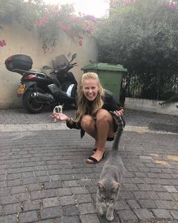 Danika Yarosh feet photo thumbnail