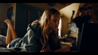 Danika Yarosh feet photo thumbnail