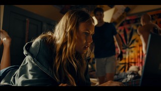 Danika Yarosh feet photo thumbnail