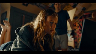 Danika Yarosh feet photo thumbnail