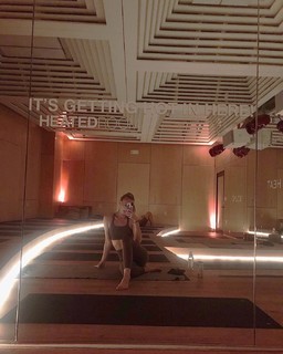 Danika Yarosh feet photo thumbnail