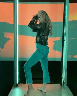 Danika Yarosh feet photo thumbnail