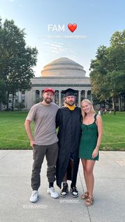 Danika Yarosh feet photo thumbnail