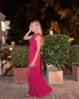 Danika Yarosh feet photo thumbnail