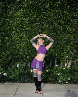 Danika Yarosh feet photo thumbnail