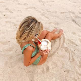 Danit Greenberg feet photo thumbnail