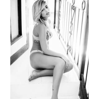 Danit Greenberg feet photo thumbnail