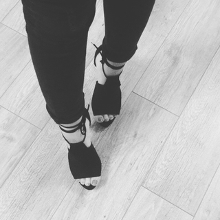 Danit Greenberg feet photo thumbnail