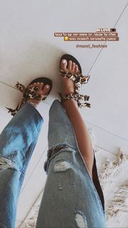 Danit Greenberg feet photo thumbnail