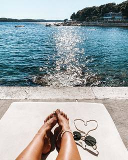 Danit Greenberg feet photo thumbnail