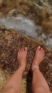 Danit Greenberg feet photo thumbnail