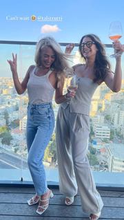 Danit Greenberg feet photo thumbnail