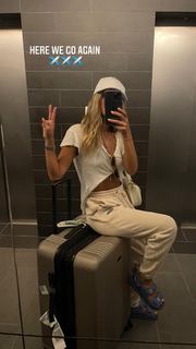 Danit Greenberg feet photo thumbnail