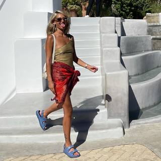 Danit Greenberg feet photo thumbnail