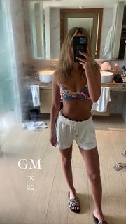 Danit Greenberg feet photo thumbnail