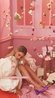 Danit Greenberg feet photo thumbnail