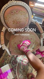 Danit Greenberg feet photo thumbnail