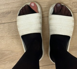 Danit Greenberg feet photo thumbnail