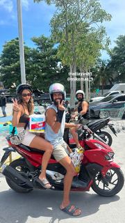 Danit Greenberg feet photo thumbnail